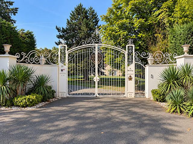 Location Maison 7 pièces 240 m2 Lamorlaye