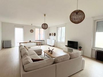 Location Maison 7 pièces 240m² HUSSIGNY GODBRANGE 54590