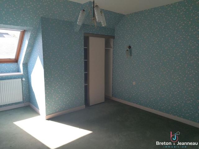 Location Maison 7 pièces 241m²
