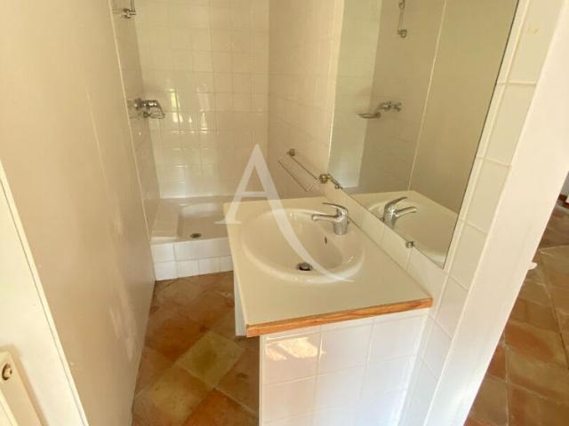 Location Maison 7 pièces 251m²