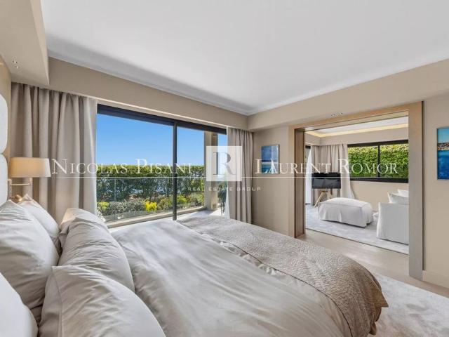 Location Maison 7 pièces 284m² VILLEFRANCHE SUR MER 06230
