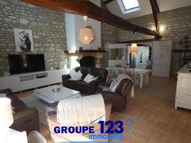 Location Maison 7 pièces 283.3 m2 Bonnard
