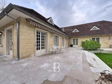 Location Maison 7 pièces 378.37 m2 Sceaux