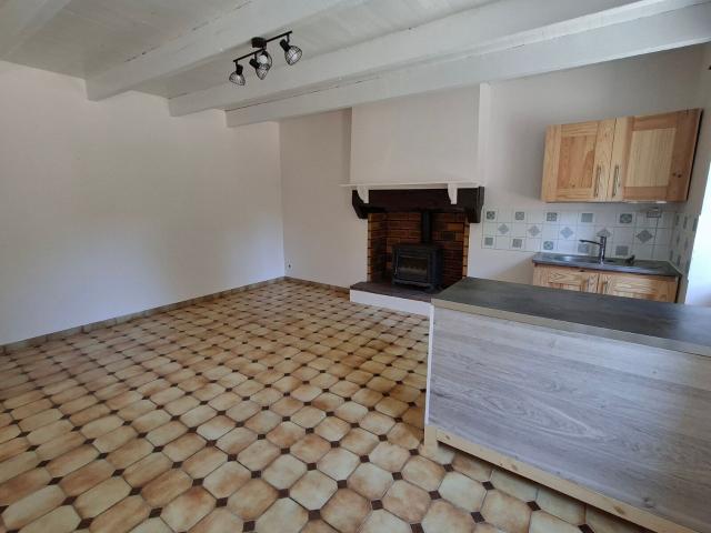 Location maison, 48.27 m² T 2 à Kergloff, 550 €