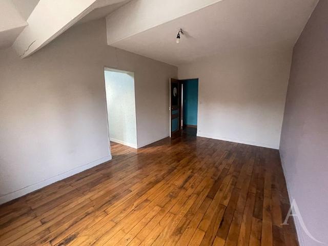 Location maison 4 pièces, 104.00m², Châteauroux