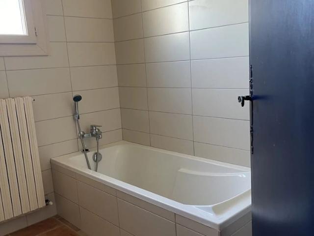 Location Maison 4 pièces 105m² MAZAN 84380
