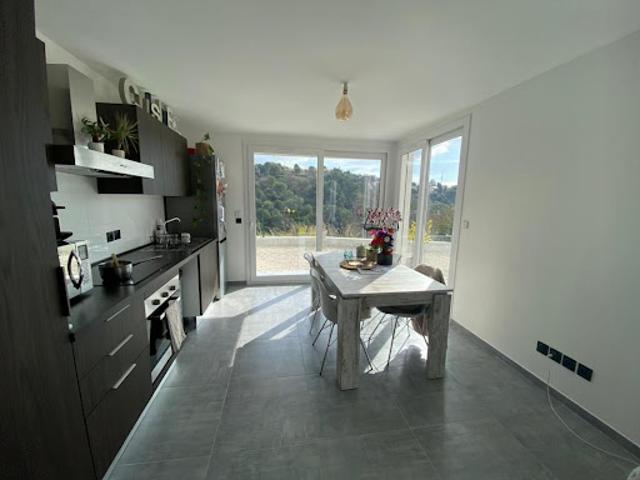 Location Maison 4 pièces 100 m2 Nice