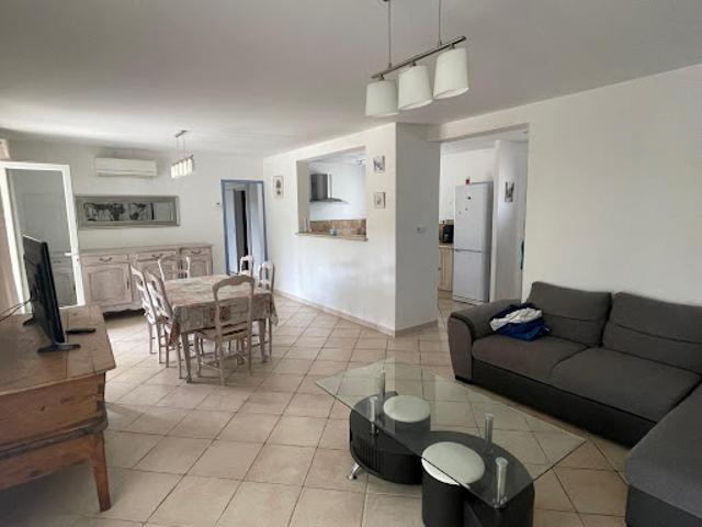 Location Maison 4 pièces 100 m2 Puyloubier
