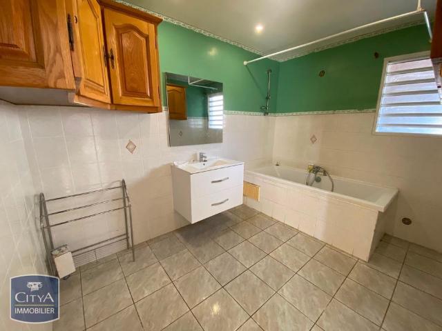 Location Maison 4 pièces 100m² BOIS DE NEFLES ST PAUL 97411