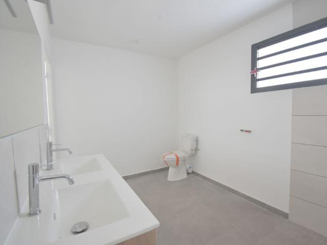 Location Maison 4 pièces 101m² ST DENIS 97490