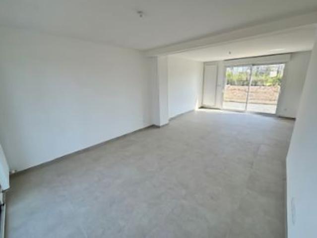 Location Maison 4 pièces 102 m2 Vendat