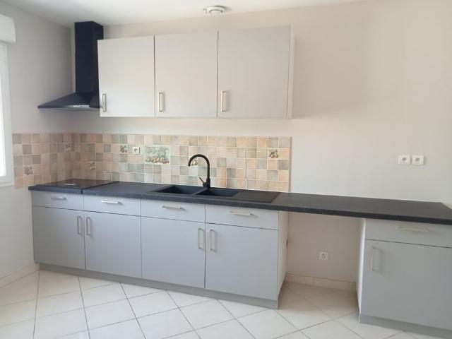 Location Maison 4 pièces 102m² MONTMIRAIL 51210