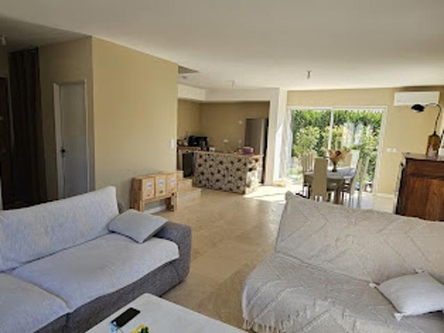 Location Maison 4 pièces 103.92 m2 Fontienne