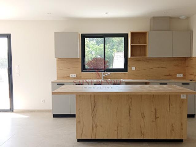 Location Maison 4 pièces 115 m2 Saint Jean de Fos