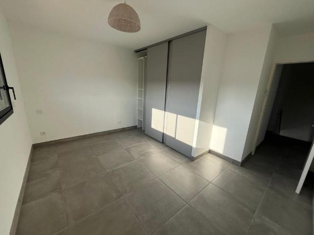 Location maison 4 pièces 117 m² à Ponteilla 66300
