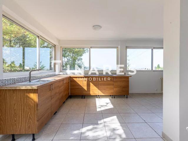 Location Maison 4 pièces 124.07 m2 Marseille 11ème