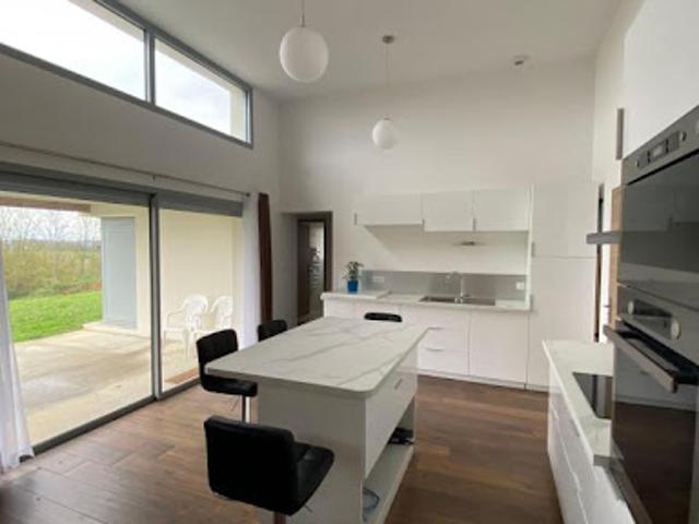 Location Maison 4 pièces 125 m2 Poyanne