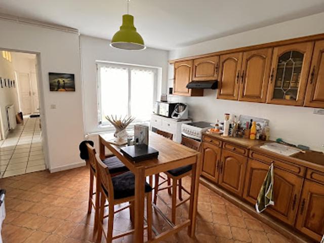 Location Maison 4 pièces 125 m2 Vénérolles