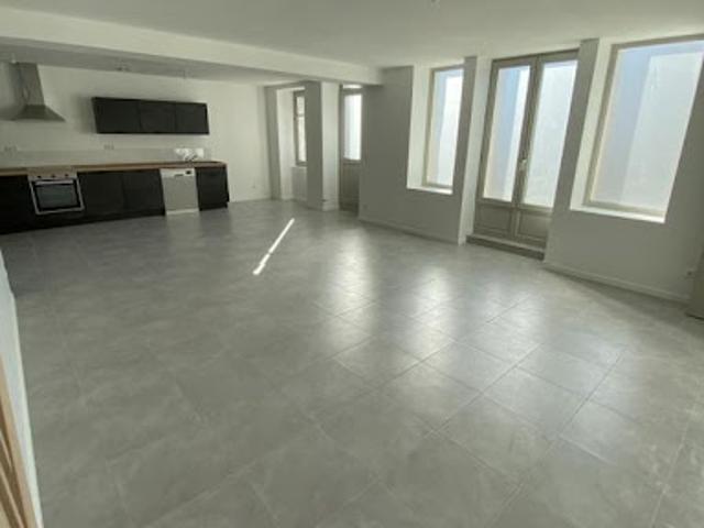 Location Maison 4 pièces 120 m2 Cherves Richemont