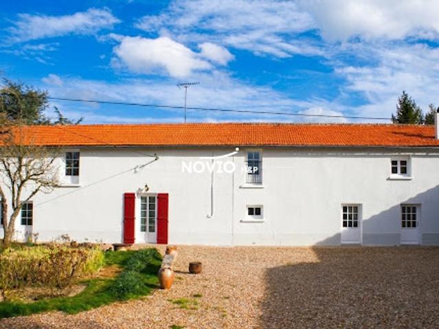 Location Maison 4 pièces 120 m2 Jaunay Marigny
