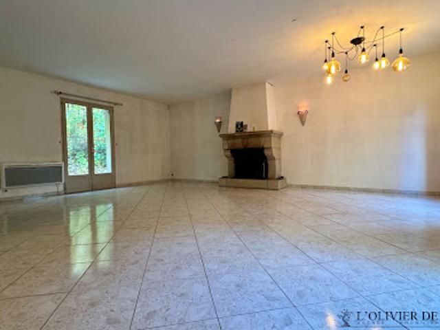 Location Maison 4 pièces 134 m2 Saint Rémy l'Honoré