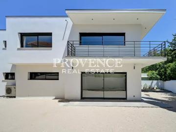 Location Maison 4 pièces 135 m2 Marseille 12ème