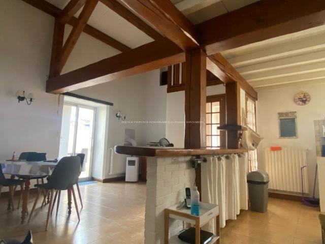 Location Maison 4 pièces 131m² LA GARDE ADHEMAR 26700