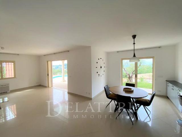 Location Maison 4 pièces 145m² CHATEAUNEUF GRASSE 06740