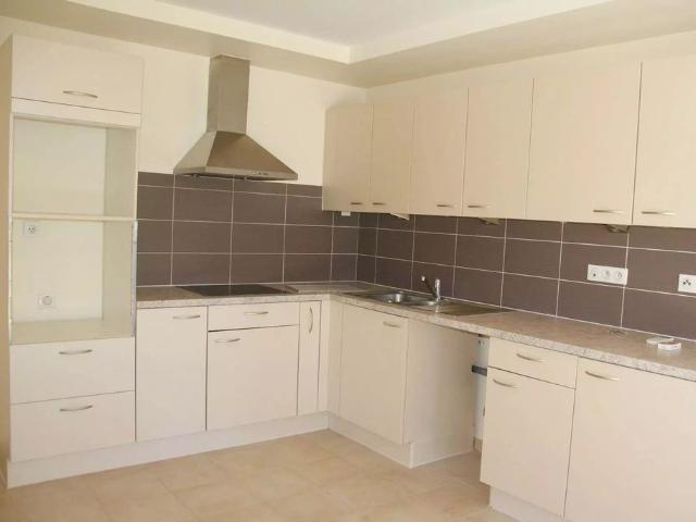 Location Maison 4 pièces 142m² LA ROQUETTE SUR SIAGNE 06550