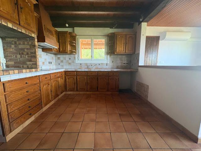 Location Maison 4 pièces 166.68 m2 Nousse