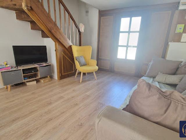Location Maison 4 pièces 65 m2 Neuvic