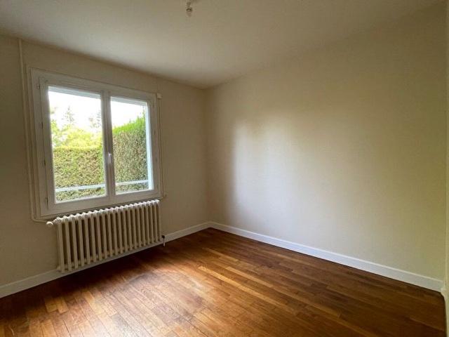 Location maison 4 pièces, 76.00m², Loury