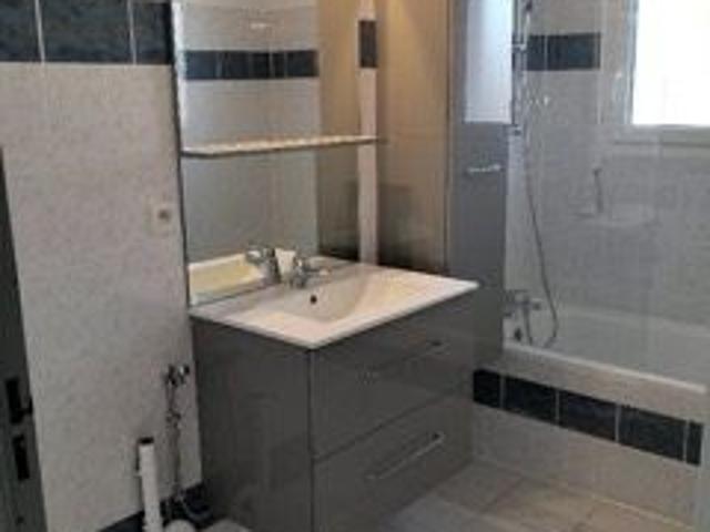 Location Maison 4 pièces 76m² DISSAY 86130