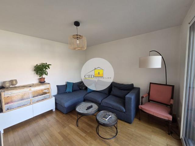 Location Maison 4 pièces 77m² ST BONNET DE MURE 69720