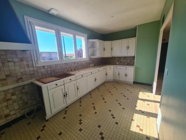 Location Maison 4 pièces 78m² MONTMORILLON 86500
