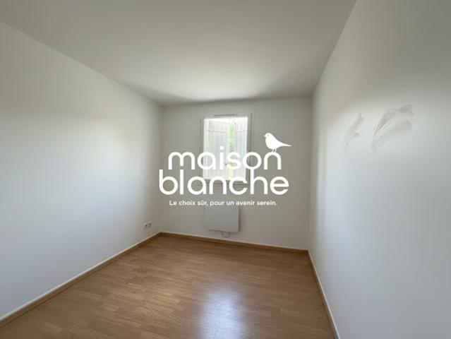 Location Maison 4 pièces 79.15 m2 Exireuil