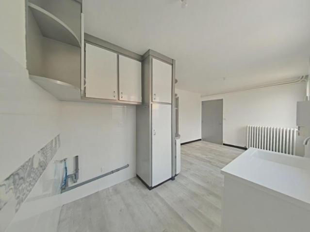 Location Maison 4 pièces 79m² LA VILLE AUX DAMES 37700