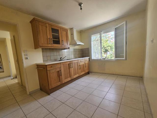 Location Maison 4 pièces 80 m2 Saintes