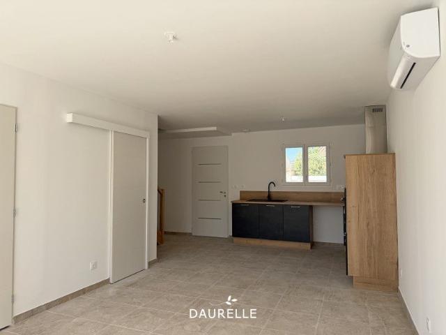 Location Maison 4 pièces 80m² CHATEAURENARD 13160
