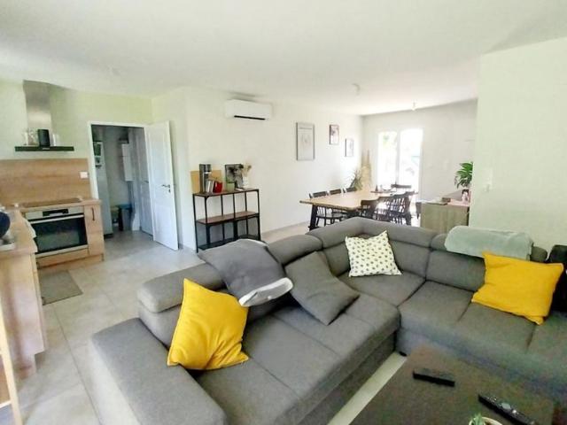 Location Maison 4 pièces 80m² ST DENIS DE PILE 33910
