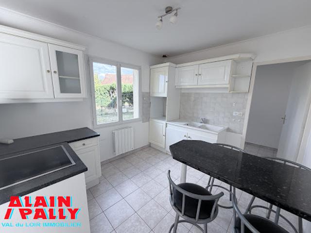 Location Maison 4 pièces 81.8 m2 Montigny le Gannelon