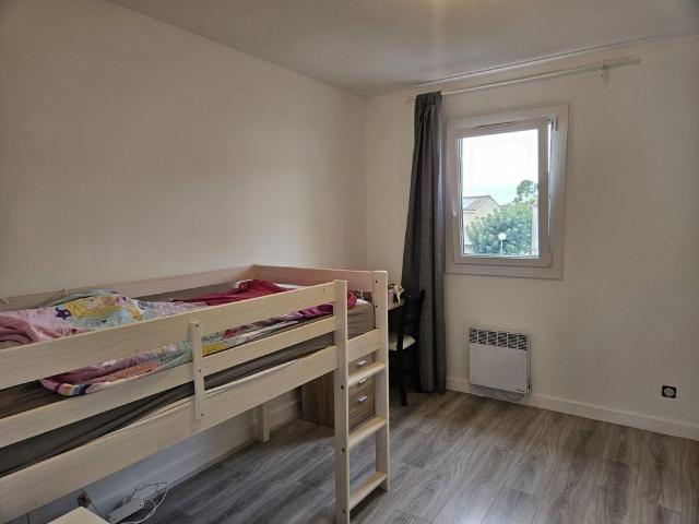 Location Maison 4 pièces 81m² LUYNES 80ème