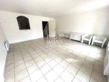 Location Maison 4 pièces 83m² MALLEMORT 13370