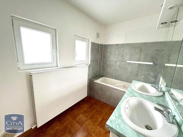 Location Maison 4 pièces 83m² LA CHAPELLE D ARMENTIERES 59930