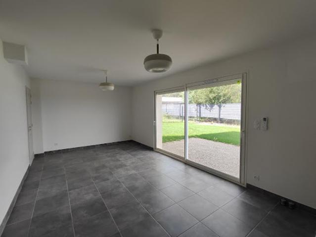 Location Maison 4 pièces 86 m2 Campsas