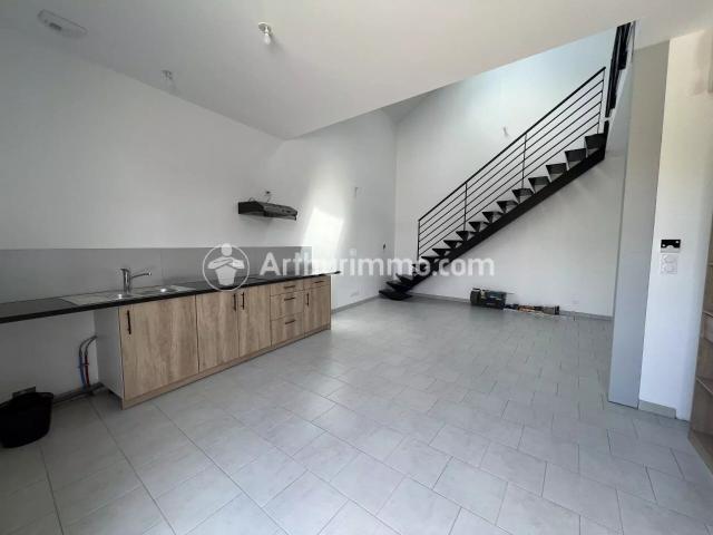 Location Maison 4 pièces 86 m2 à Neuvic