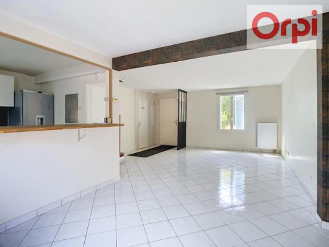 Location Maison 4 pièces 89 m2 Lesigny