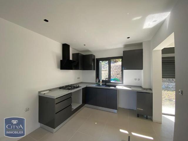Location Maison 4 pièces 90m² BOIS DE NEFLES ST PAUL 97411