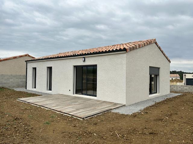 Location Maison 4 pièces 92 m2 Villegly