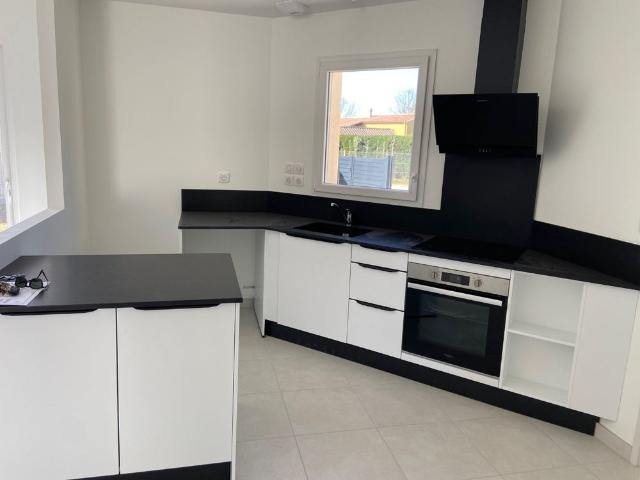 Location Maison 4 pièces 93m² ST YRIEIX SUR CHARENTE 16710